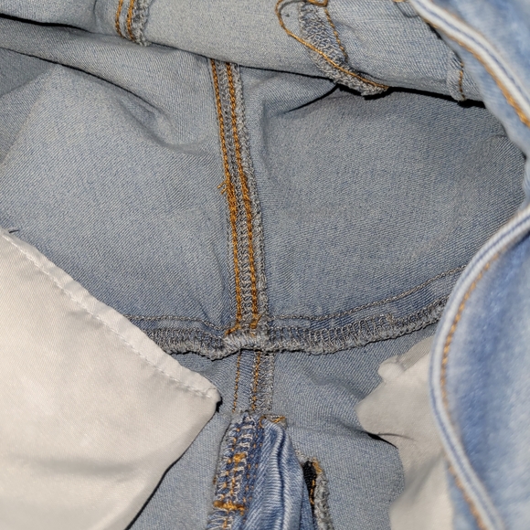 Embroidered Light Blue Jeans with Animal Design - Picture 11 of 13